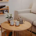 Elegant, 2 Rooms, Balcony, Kitchen Apartmán *