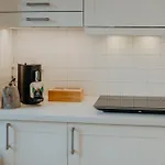 Elegant, 2 Rooms, Balcony, Kitchen * דרזדן