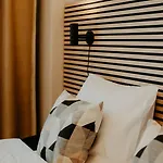 Elegant, 2 Rooms, Balcony, Kitchen *