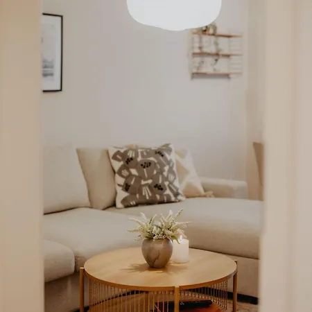 Elegant, 2 Rooms, Balcony, Kitchen
