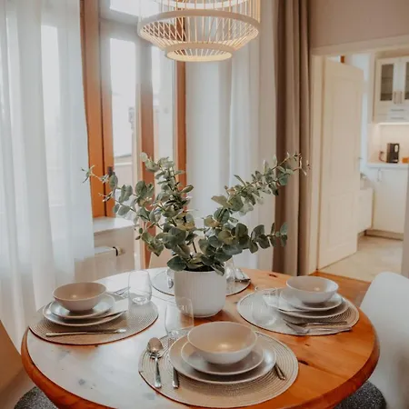 Apartment Elegant, 2 Rooms, Balcony, Kitchen