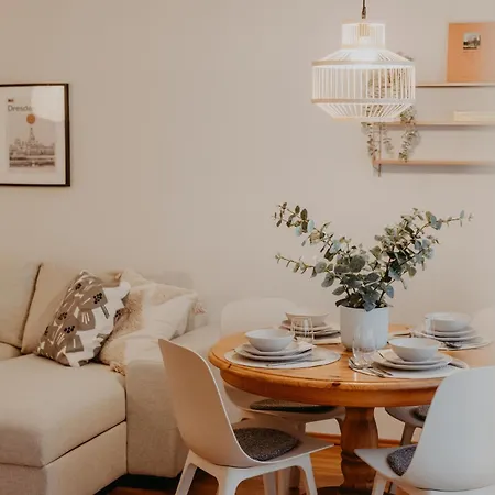 Elegant, 2 Rooms, Balcony, Kitchen Dresden