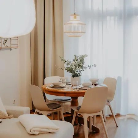 Elegant, 2 Rooms, Balcony, Kitchen