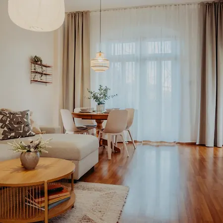 Elegant, 2 Rooms, Balcony, Kitchen