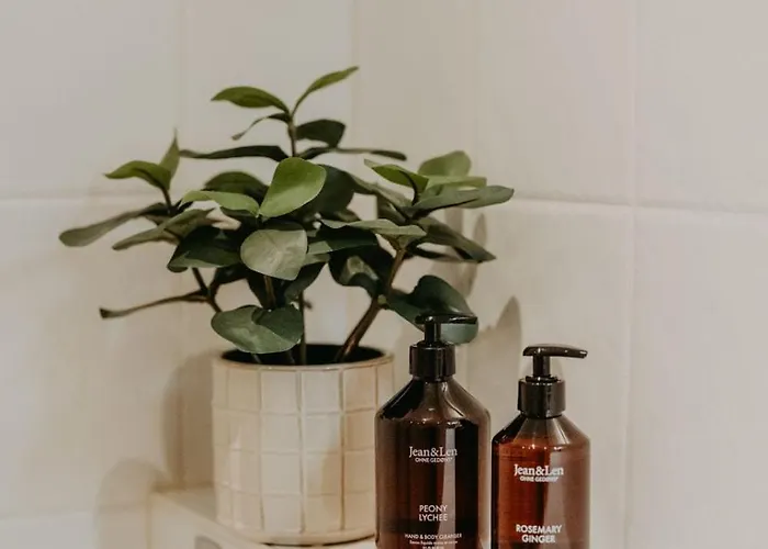 Elegant, 2 Rooms, Balcony, Kitchen *