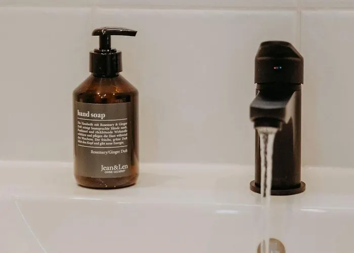 Elegant, 2 Rooms, Balcony, Kitchen * Dresden