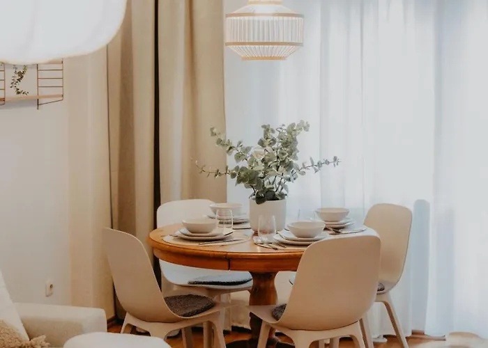 Elegant, 2 Rooms, Balcony, Kitchen