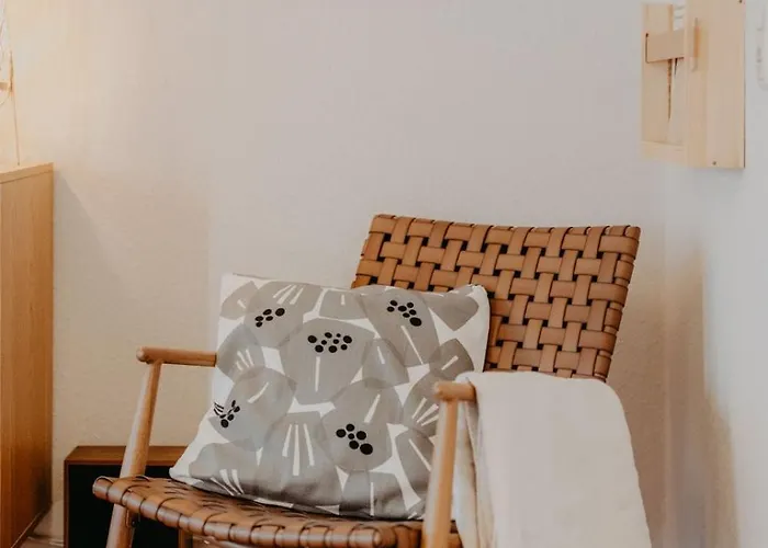 Elegant, 2 Rooms, Balcony, Kitchen Дрезден