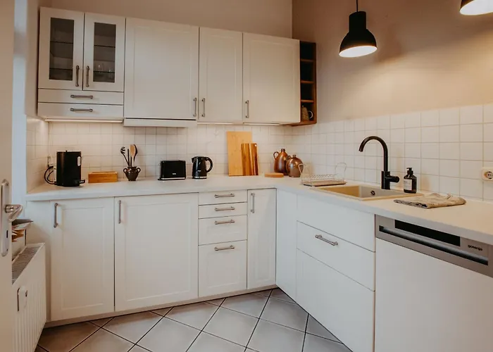 דירה Elegant, 2 Rooms, Balcony, Kitchen *