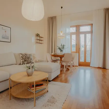 Elegant, 2 Rooms, Balcony, Kitchen *