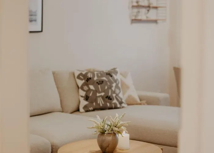 Elegant, 2 Rooms, Balcony, Kitchen