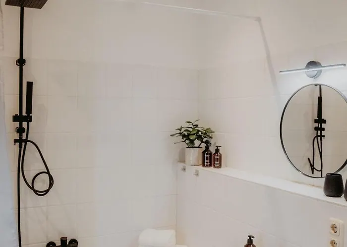 Elegant, 2 Rooms, Balcony, Kitchen 德累斯顿