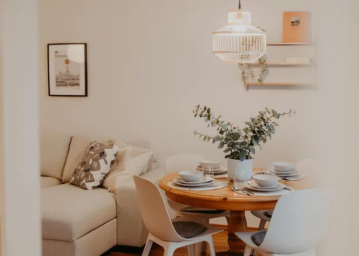 Elegant, 2 Rooms, Balcony, Kitchen Dresda