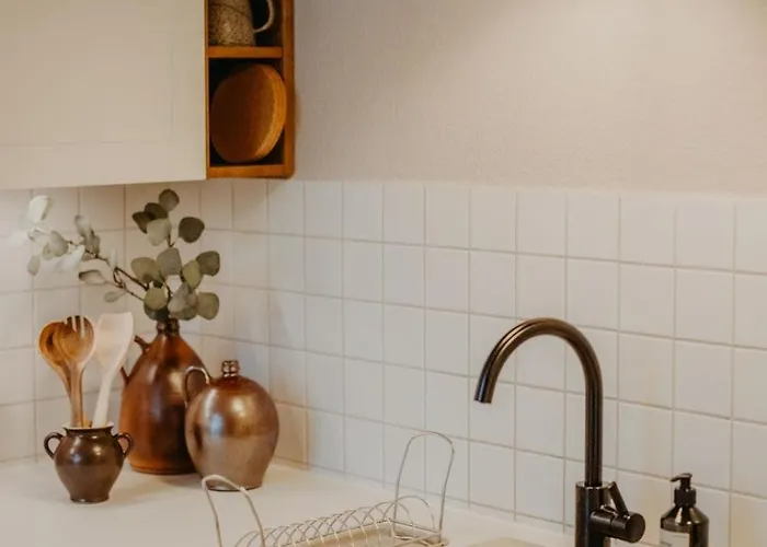 Elegant, 2 Rooms, Balcony, Kitchen *