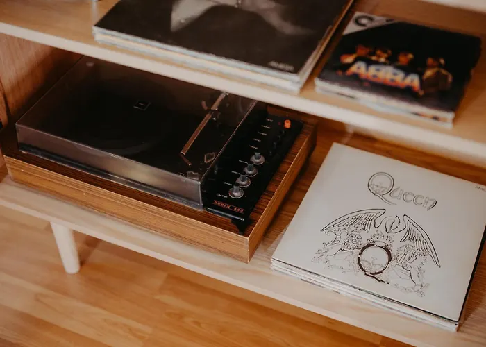 Elegant, 2 Rooms, Balcony, Kitchen 公寓 *