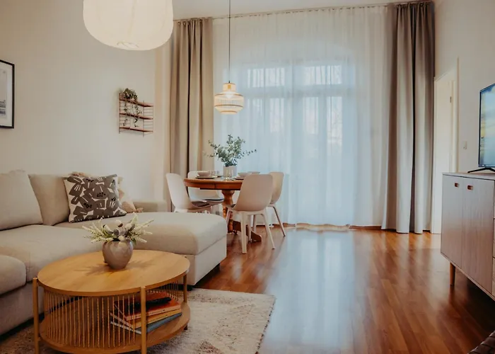 Elegant, 2 Rooms, Balcony, Kitchen