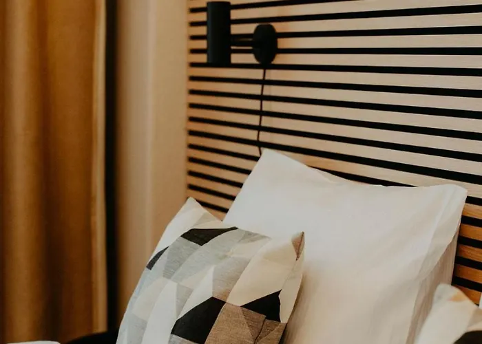 Elegant, 2 Rooms, Balcony, Kitchen *